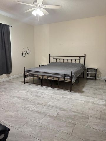 9302 N MARGARET AVENUE, Tampa, FL 33612