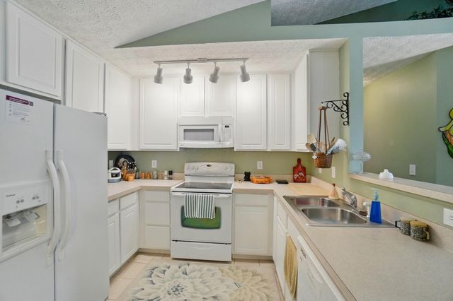 7950 Chapel Stone Road, Blacklick, OH 43004