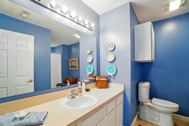 7950 Chapel Stone Road, Blacklick, OH 43004