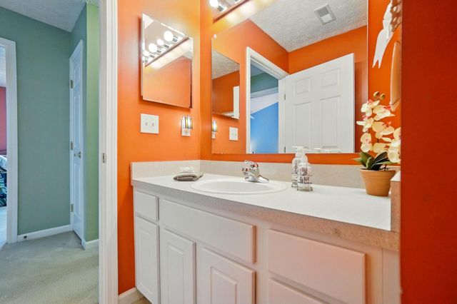 7950 Chapel Stone Road, Blacklick, OH 43004