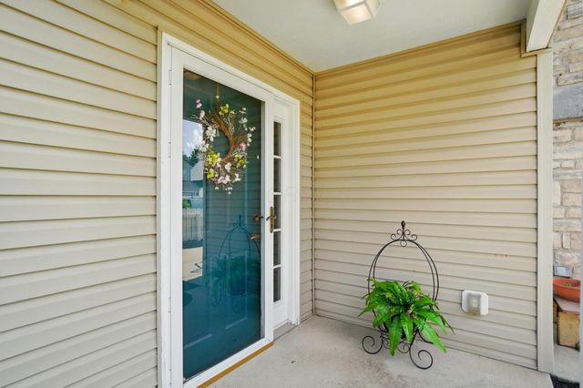 7950 Chapel Stone Road, Blacklick, OH 43004