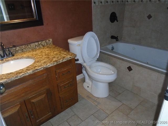 3503 Farm Circle Road, Fayetteville, NC 28306