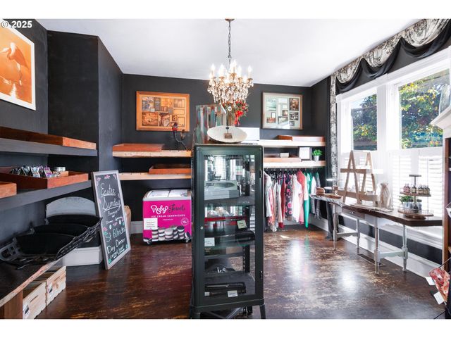 1851 Se Stephens St, Roseburg, OR 97470