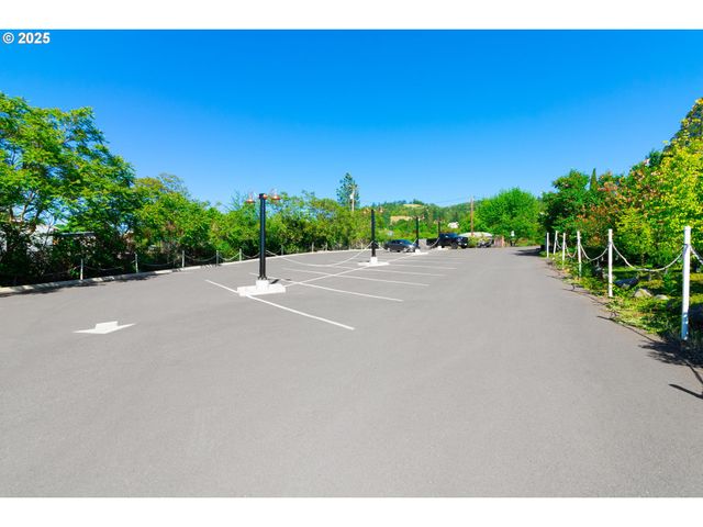 1851 Se Stephens St, Roseburg, OR 97470