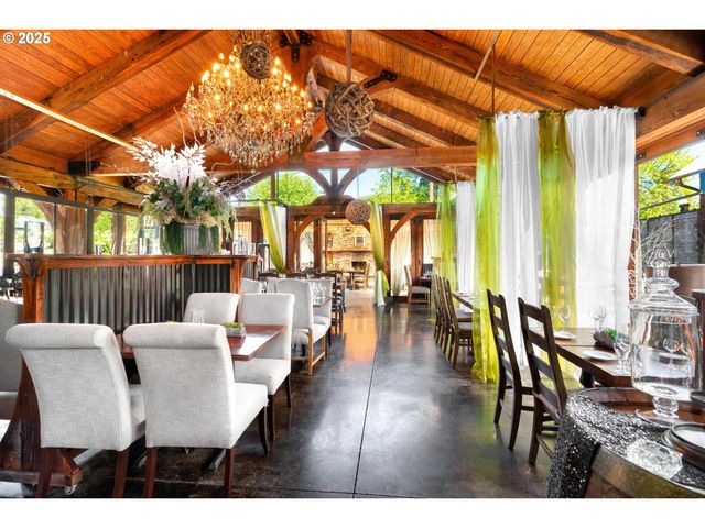 1851 Se Stephens St, Roseburg, OR 97470