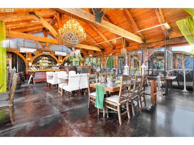 1851 Se Stephens St, Roseburg, OR 97470