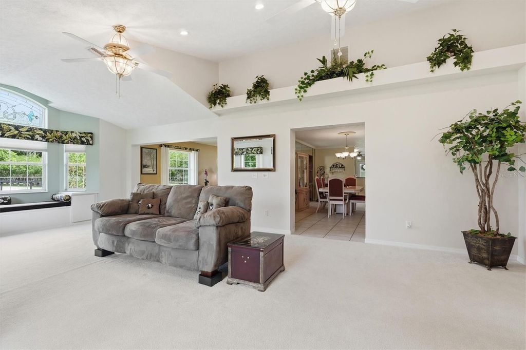 Image 12 of property listing at 6935 NW HIGHWAY 225A, Ocala, FL 34482
