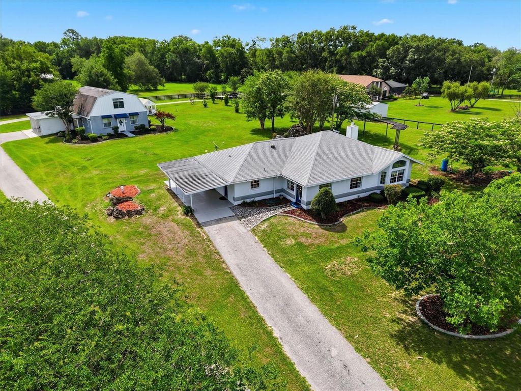 Image 3 of property listing at 6935 NW HIGHWAY 225A, Ocala, FL 34482