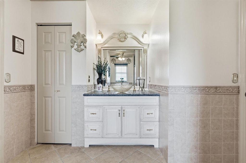 Image 23 of property listing at 6935 NW HIGHWAY 225A, Ocala, FL 34482