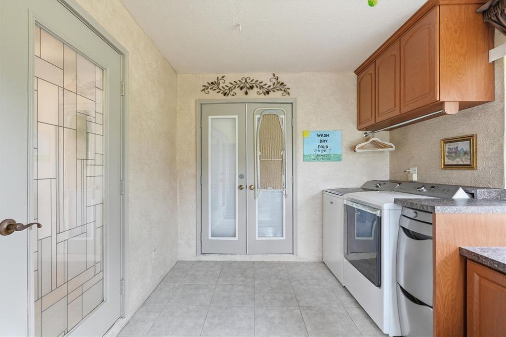 Image 29 of property listing at 6935 NW HIGHWAY 225A, Ocala, FL 34482