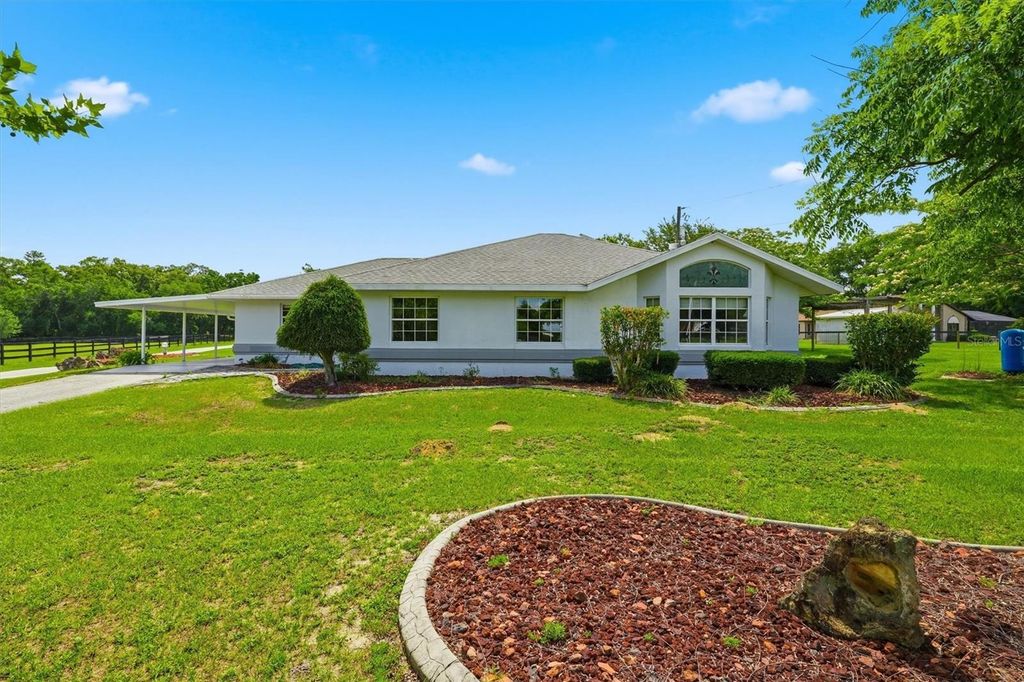 Image 4 of property listing at 6935 NW HIGHWAY 225A, Ocala, FL 34482