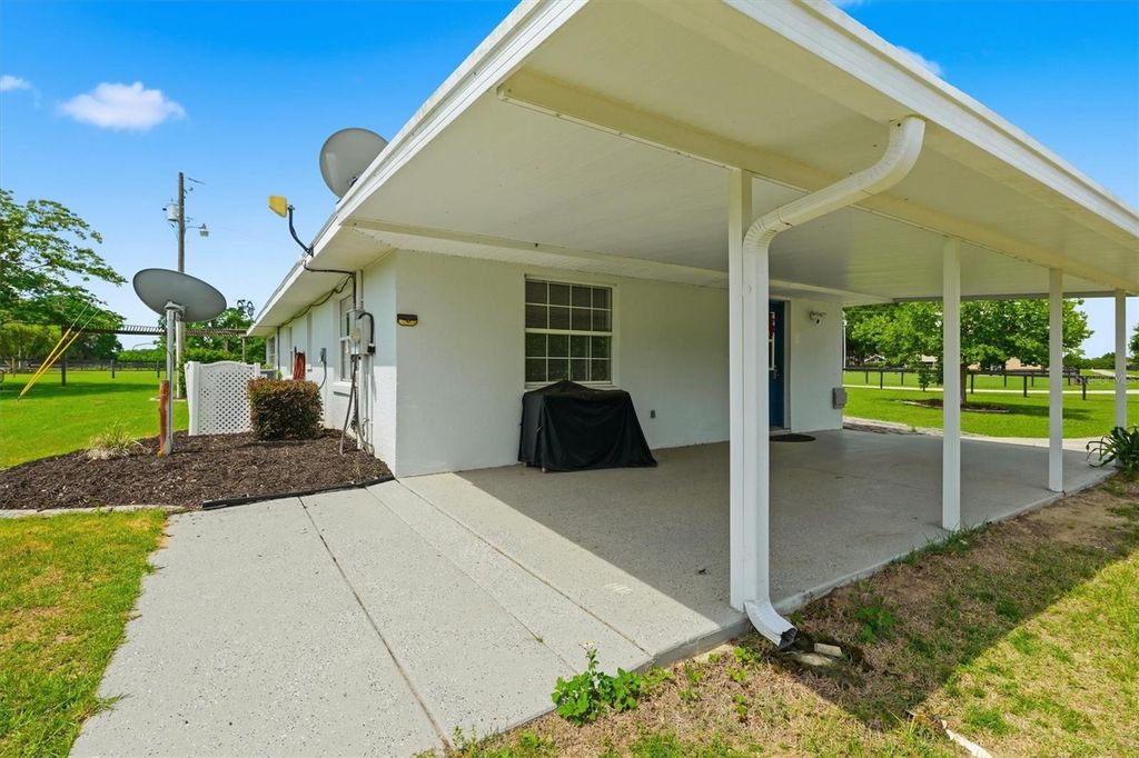 Image 32 of property listing at 6935 NW HIGHWAY 225A, Ocala, FL 34482