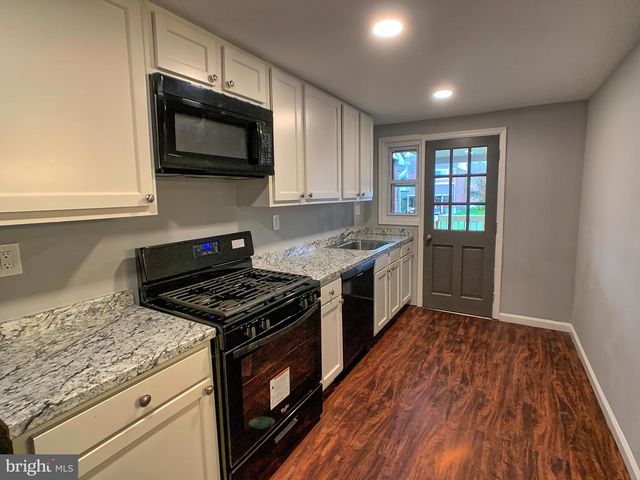 1008 FOXRIDGE LN, Baltimore, MD 21221