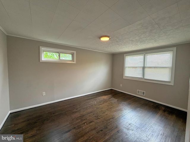 1008 FOXRIDGE LN, Baltimore, MD 21221