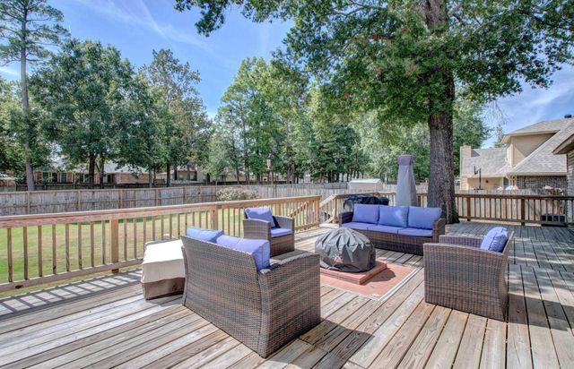 45 Blue Mountain Dr, Maumelle, AR 72113
