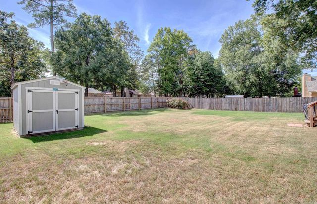 45 Blue Mountain Dr, Maumelle, AR 72113