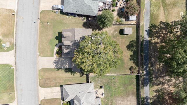 45 Blue Mountain Dr, Maumelle, AR 72113