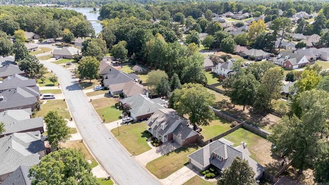 45 Blue Mountain Dr, Maumelle, AR 72113