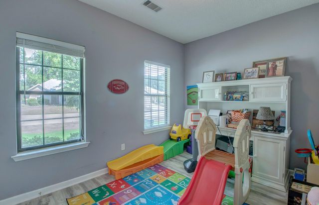 45 Blue Mountain Dr, Maumelle, AR 72113