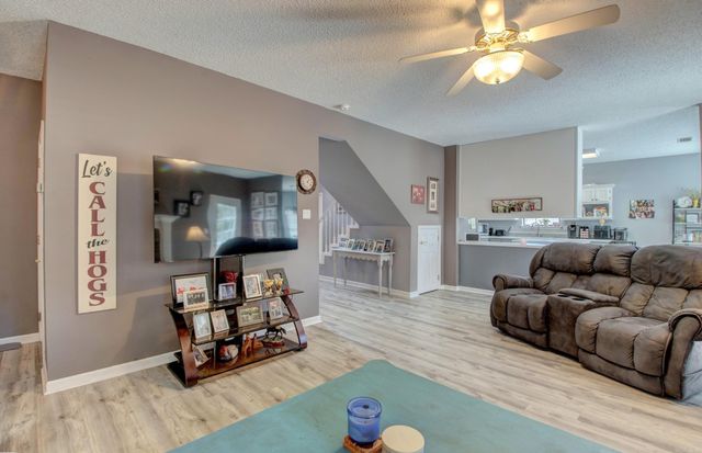 45 Blue Mountain Dr, Maumelle, AR 72113