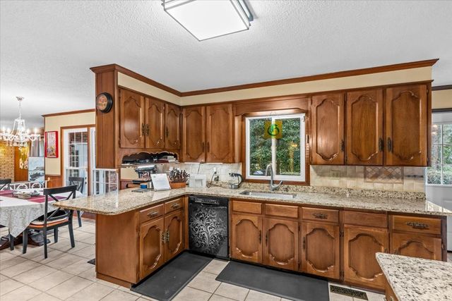 2118 Stonebridge Road, Dothan, AL 36301