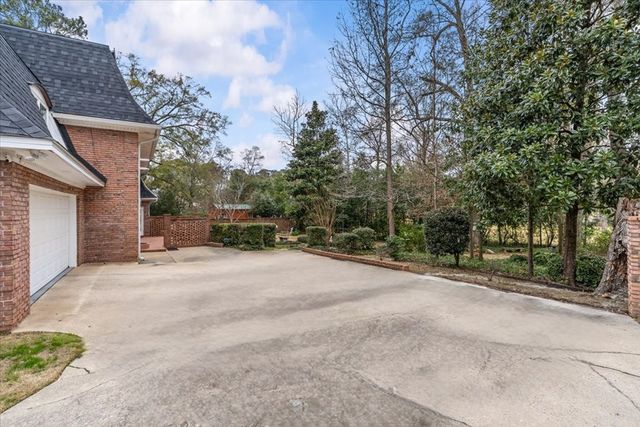 2118 Stonebridge Road, Dothan, AL 36301