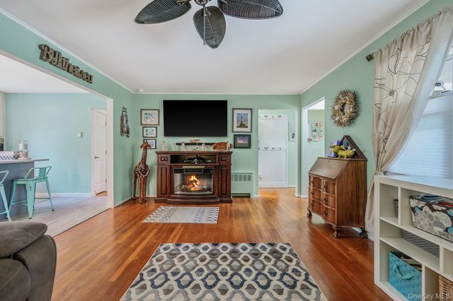 535 Kime Avenue, West Islip, NY 11795