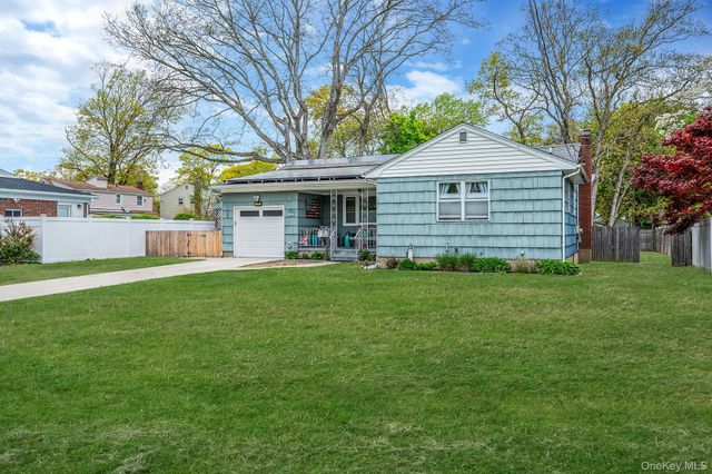 535 Kime Avenue, West Islip, NY 11795