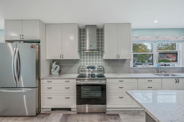535 Kime Avenue, West Islip, NY 11795