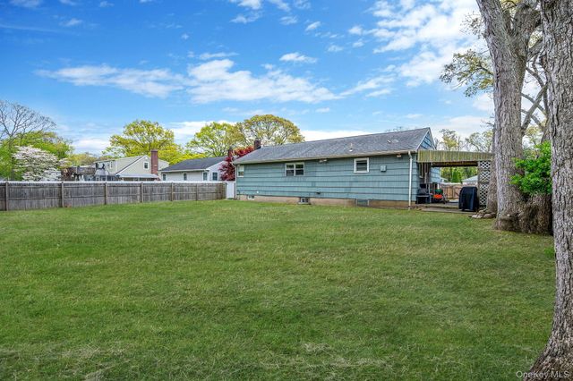 535 Kime Avenue, West Islip, NY 11795