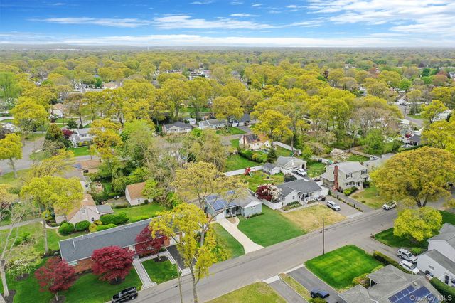 535 Kime Avenue, West Islip, NY 11795