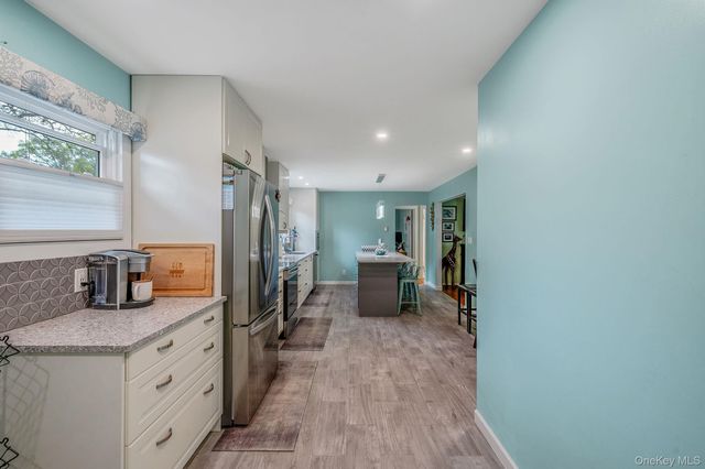 535 Kime Avenue, West Islip, NY 11795