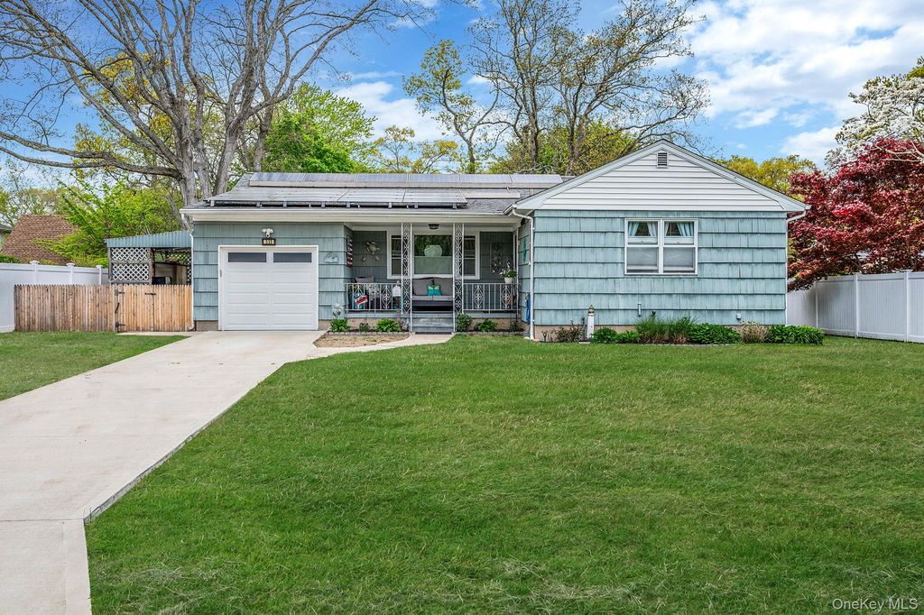 535 Kime Avenue, West Islip, NY 11795