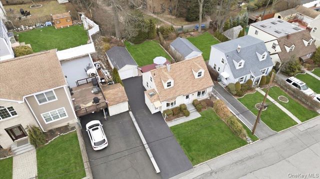 30 Keystone Road, Yonkers, NY 10710