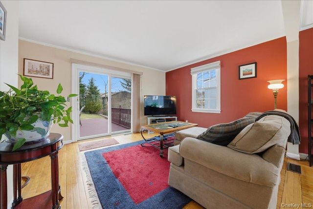 30 Keystone Road, Yonkers, NY 10710