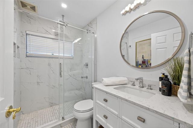 11 Foster Lane, Westbury, NY 11590