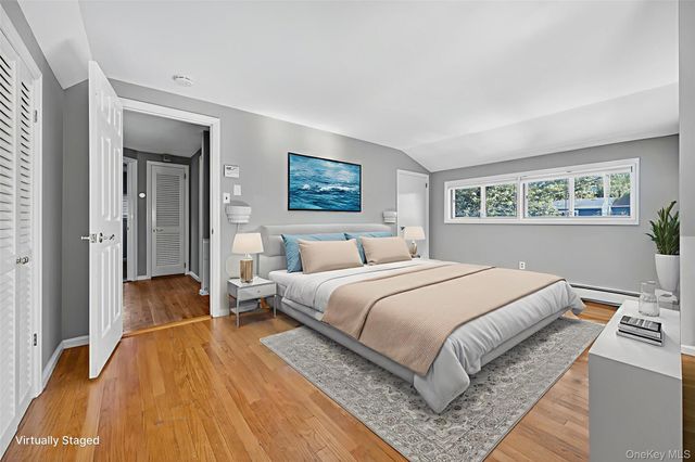 11 Foster Lane, Westbury, NY 11590