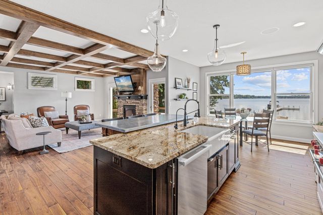 800 County Road I W, Shoreview, MN 55126