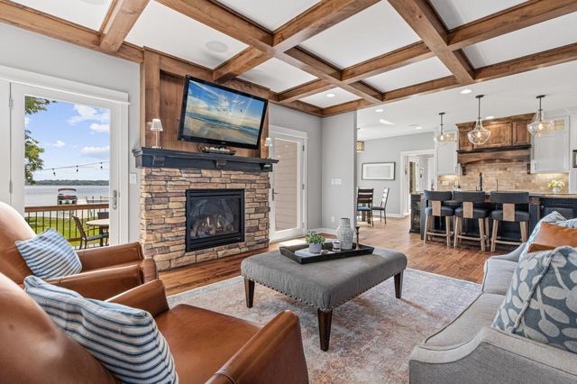 800 County Road I W, Shoreview, MN 55126