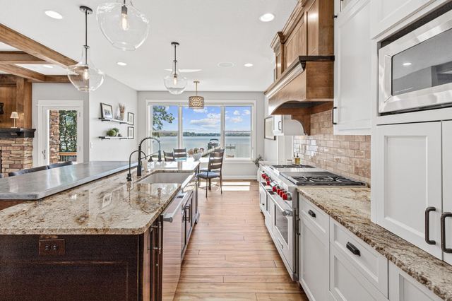 800 County Road I W, Shoreview, MN 55126