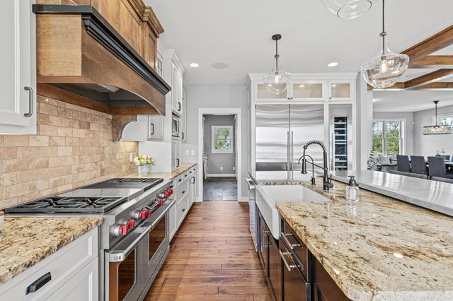 800 County Road I W, Shoreview, MN 55126