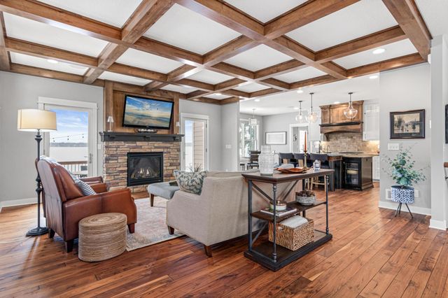 800 County Road I W, Shoreview, MN 55126