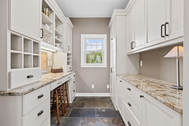 800 County Road I W, Shoreview, MN 55126