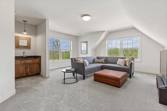 800 County Road I W, Shoreview, MN 55126