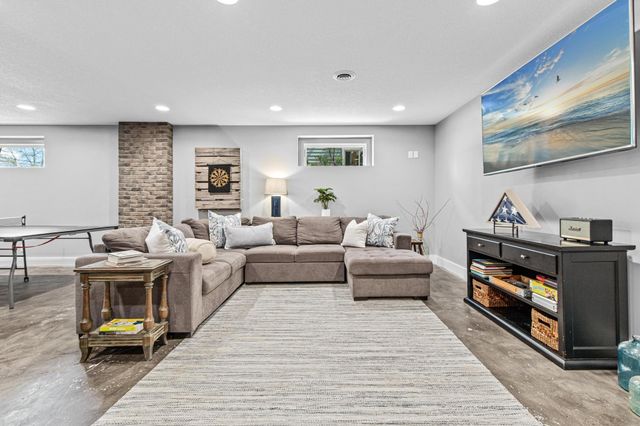 800 County Road I W, Shoreview, MN 55126