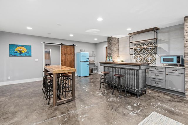 800 County Road I W, Shoreview, MN 55126