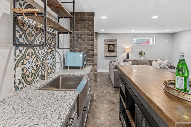 800 County Road I W, Shoreview, MN 55126