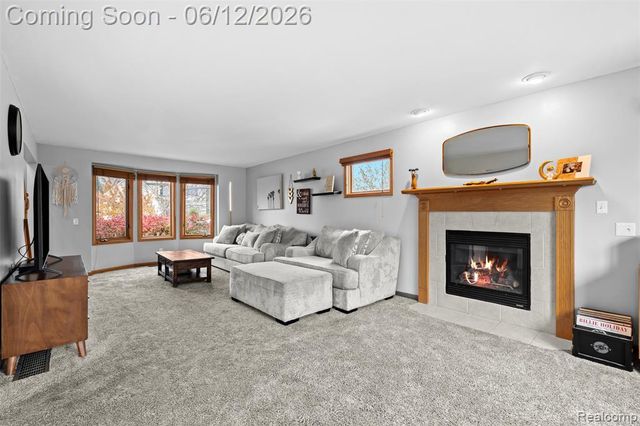 1044 Lincoln Drive, Brighton, MI 48116