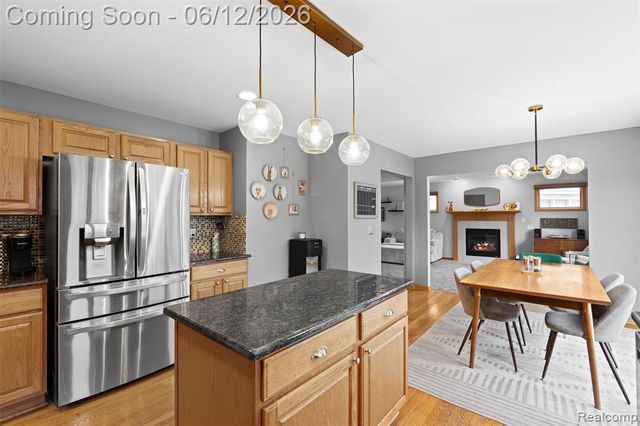 1044 Lincoln Drive, Brighton, MI 48116