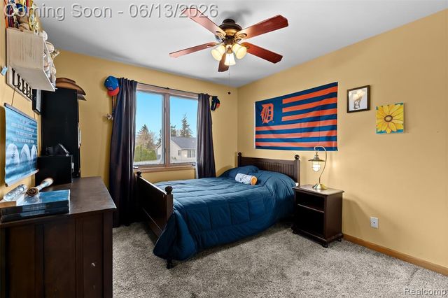 1044 Lincoln Drive, Brighton, MI 48116